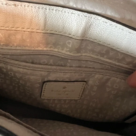 ⭐️ LOW START ⭐️ Kate Spade Gray Crossbody Bag with Flap Closure - Picture 8 of 15